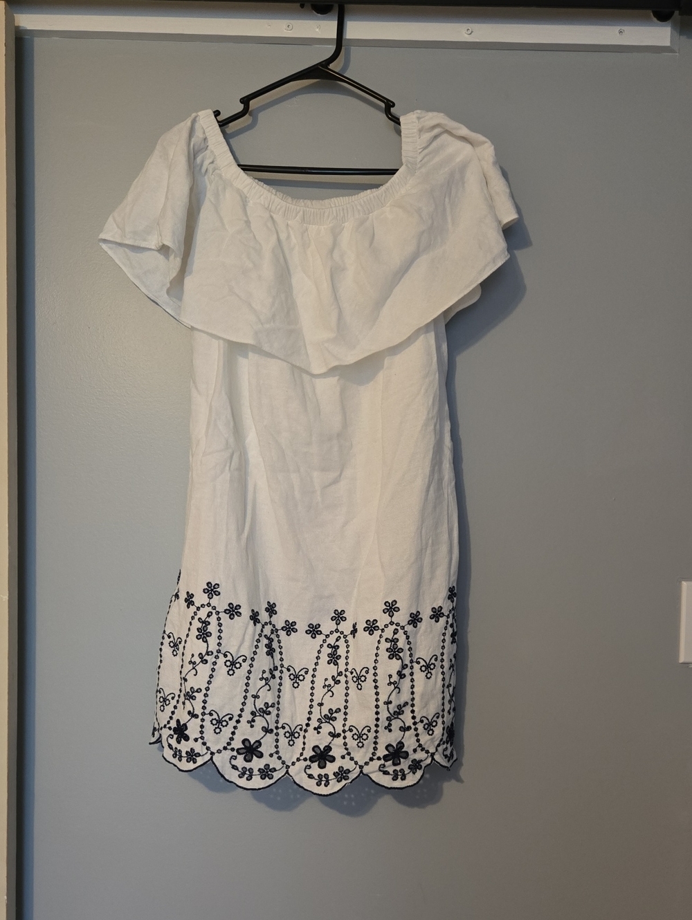 Old Navy White Off-Shoulder Dress with Navy Embroidery